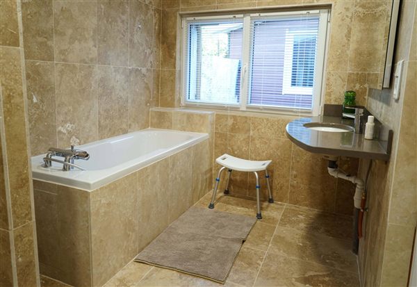 Bathrooms - photo 2