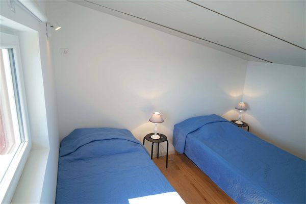 Bedrooms - photo 4