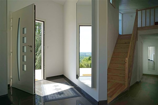 Entrance and hallway - photo 1