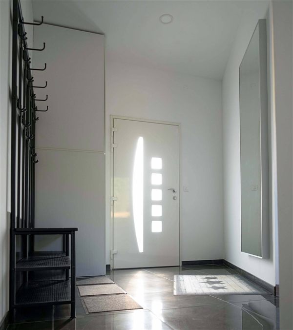 Entrance and hallway - photo 3