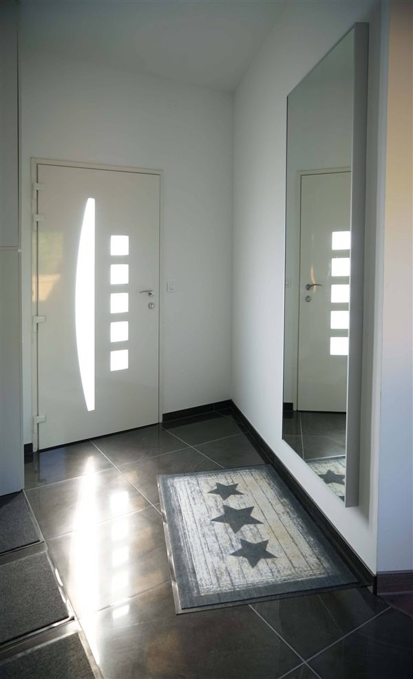 Entrance and hallway - photo 4